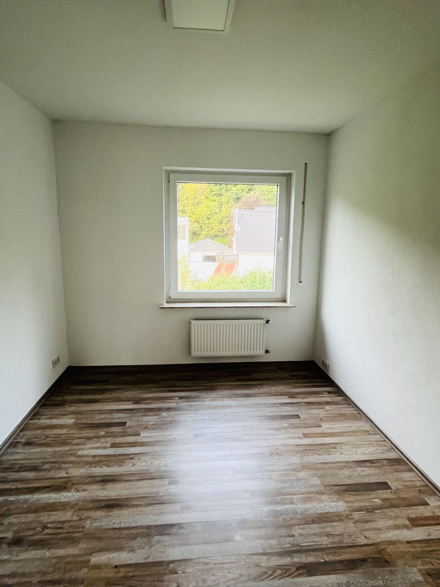 Kirchhundem-Rahrbach: 5ZKB mit Einbauküche und großer Terrasse provisionsfrei zu vermieten