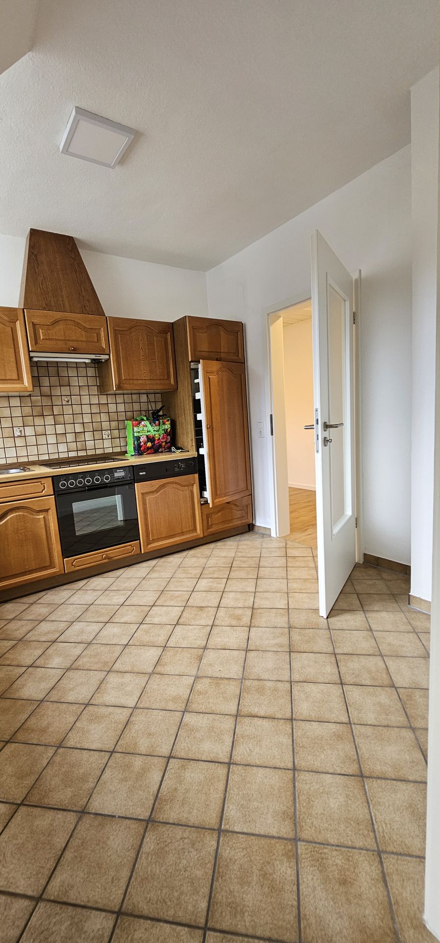 Oberhundem: 2-ZKB-Dachgeschosswohnung provisionsfrei zu vermieten (Terrasse mgl.)